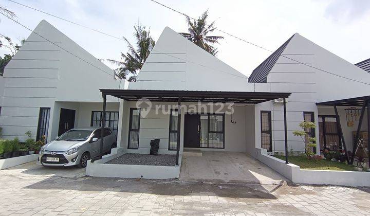 Rumah Modern Milenial 2 Gate dekat Kampus UII Jl Kaliurang 2
