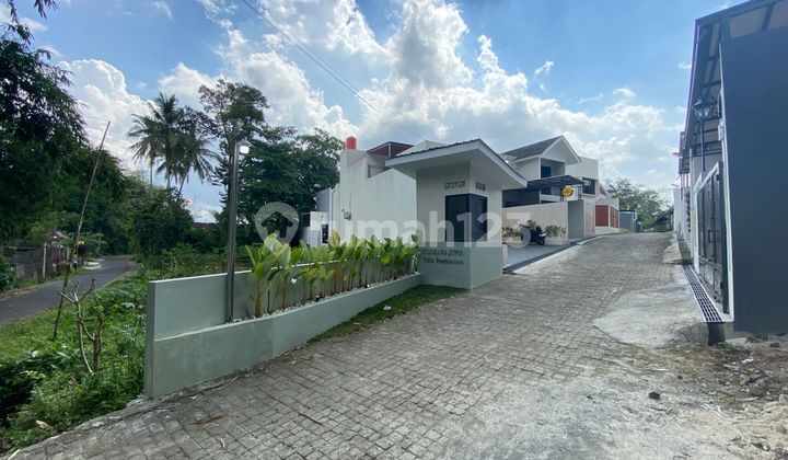 2-Story Villa with Private Pool - Palagan KM 16, Donokerto, Sleman 2