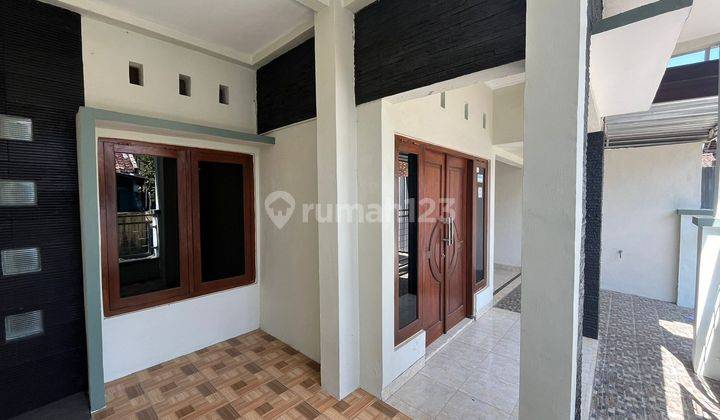 Rumah 2 Lantai Dalam Perumahan di Jl Purwomartani 2