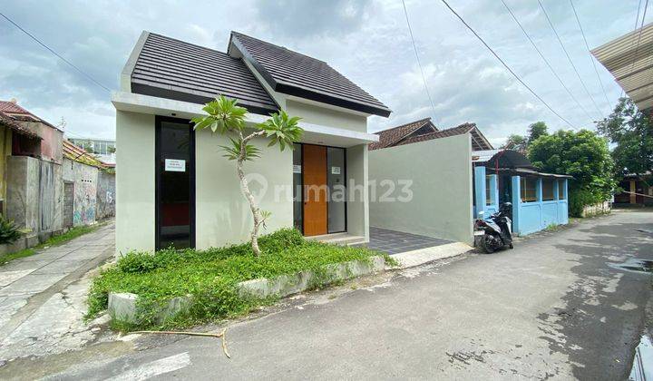 Rumah Modern Tropis Di Timur Jogja Di Selatan Jl Jogja Solo Kalasan 2