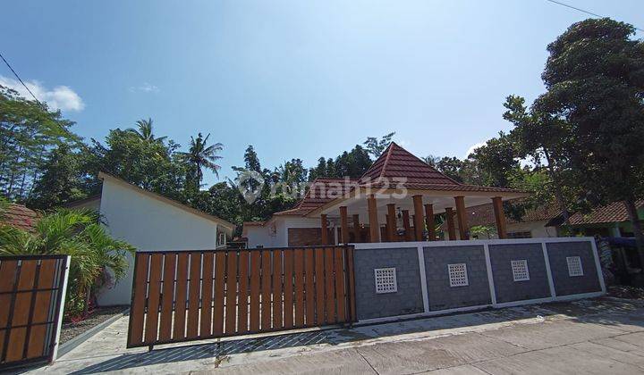 Rumah Joglo Full Furnished Tanah Luas di Utara Candi Prambanan 1