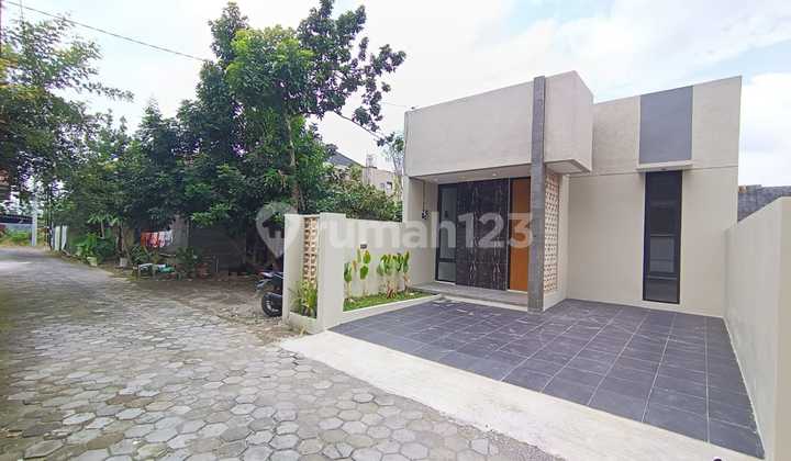 Minimalist House Near Maguwoharjo Stadium Residential Area 700 Million 2