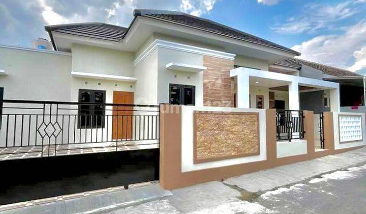 Rumah Cantik Desain Fungsional 3 Kamar 900 Jt an di Jl Raya Tajem 1