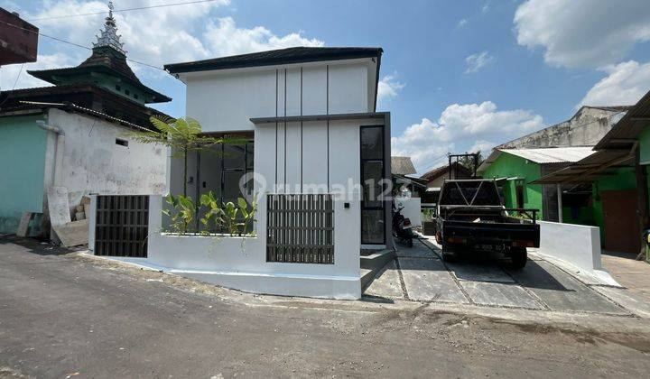 Rumah Modern Tropis Siap Huni di Jl Besi Jangkang Sleman 1