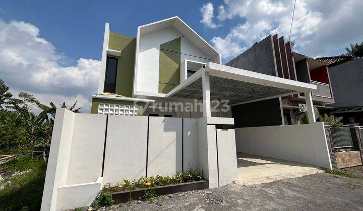 Rumah Scandinavian 2 Lantai di Jl Raya Tajem Jogja 1