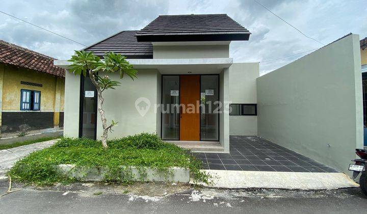 Rumah Modern Tropis Di Timur Jogja Di Selatan Jl Jogja Solo Kalasan 1