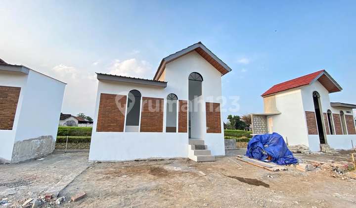 Rumah Modern 200 Jt-an View Sawah dan Bukit diutara Candi Prambanan 1