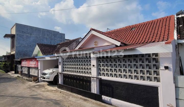 Ready-to-Occupy House in Housing Complex on Jl Imogiri Barat, Around 500 Million