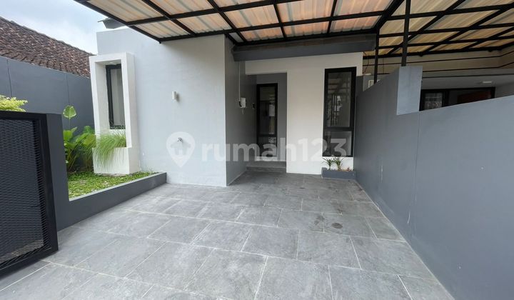 Hunian Modern Strategis Hanya 250 Meter Dari Jalan Magelang - Dekat Sch, Harga Promo! Hunian Modern Strategis Hanya 250 Meter Dari Jalan Magelang - Dekat Sch, Harga Promo!
