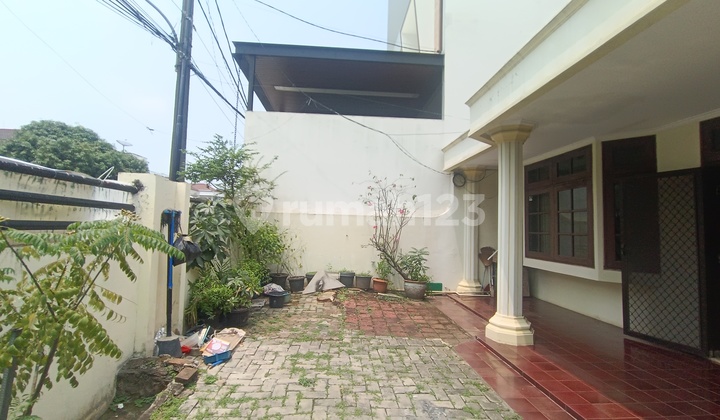 Rumah Hitung Tanah Dipinggir Jln 200 M²