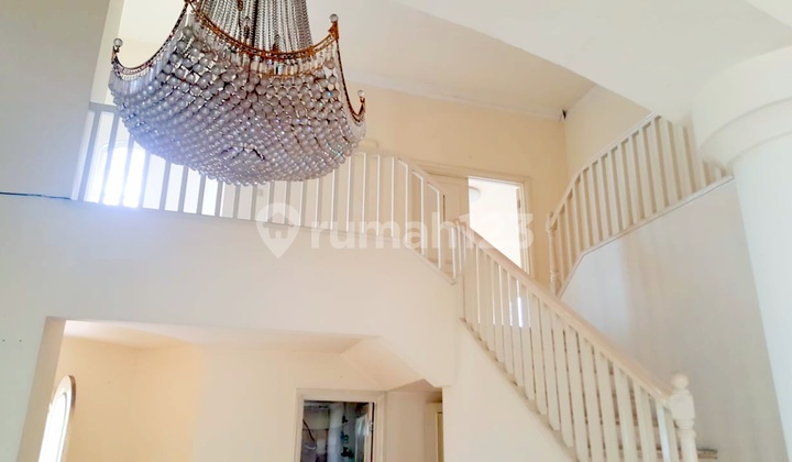 1.5-Story Ready-to-Occupy House in Karawaci Complex 2