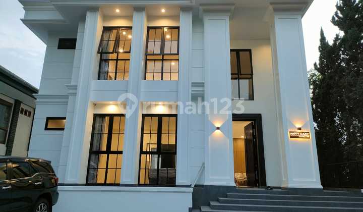 Brand New 3-Story Villa at Istana Bunga Bandung, Clean and Comfortable with Swimming Pool at an Affordable Price Brand New 3-Story Villa at Istana Bunga Bandung, Clean and Comfortable with Swimming Pool at an Affordable Price