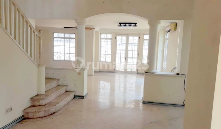 Rumah Siap Huni 1,5 Lt Di Komplek Karawaci 