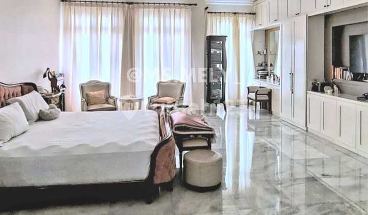 Rumah 700 M Dgn Kolam Renang. Gak Takut Antri Dll Krn Ini Milik Probadi