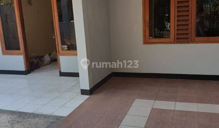 DI SEWAKAN RUMAH SIAP HUNI DAN SUDAH RENOV 1