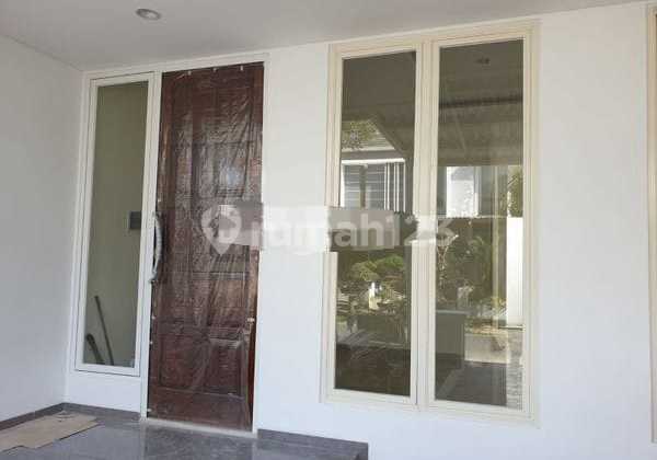 Sangat Miring Rumah Baru Gress Banting Harga  2