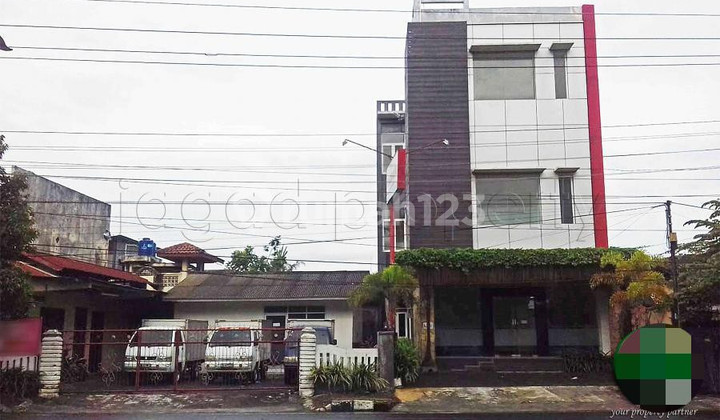 Dijual/Disewakan Ruko 3 Lantai Semi Furnish di Jalan Cokroaminoto Yogyakarta