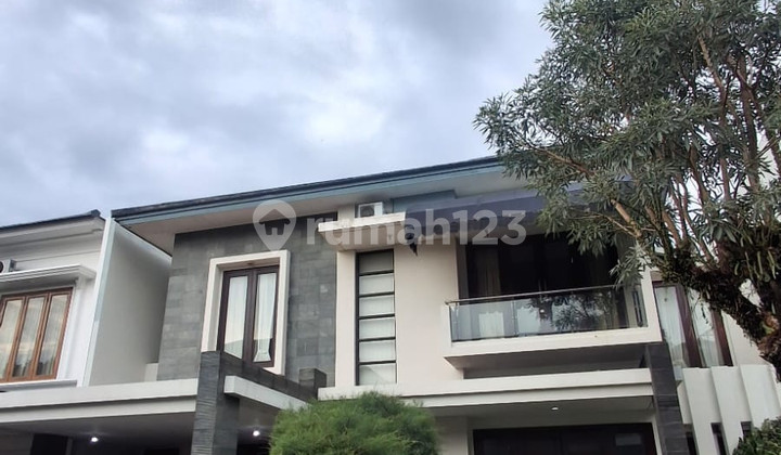 Dijual Rumah Mewah 2 Lantai di Perumahan Elit Bale Hinggil, Luas & Strategis, Sinduharjo, Ngaglik, Sleman