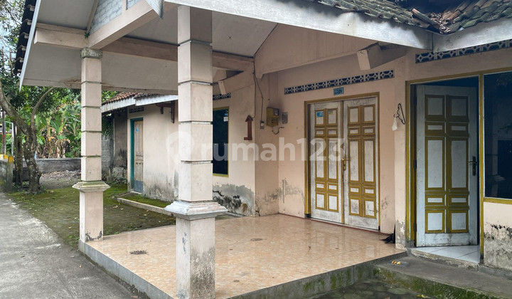 Land 310 Square Meters with Building Bonus, Location Jambon Gamping Sleman Land 310 Square Meters with Building Bonus, Location Jambon Gamping Sleman