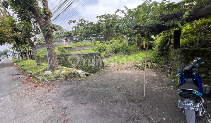 Strategic Land for Sale on Jl. Magelang, Suitable for Restaurants & Culinary Business, Tridadi, Sleman