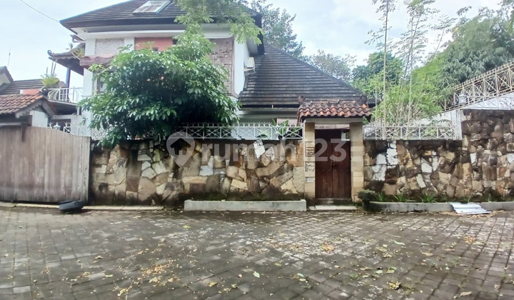 Rumah Mewah 2 Lantai di Dalam Perumahan Hunian Eksklusif & Strategis, Maguwoharjo, Depok, Sleman Rumah Mewah 2 Lantai di Dalam Perumahan Hunian Eksklusif & Strategis, Maguwoharjo, Depok, Sleman
