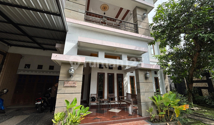 For Rent Luxurious & Spacious 2-Story House in Wonocatur, Banguntapan Near Jogja City Center