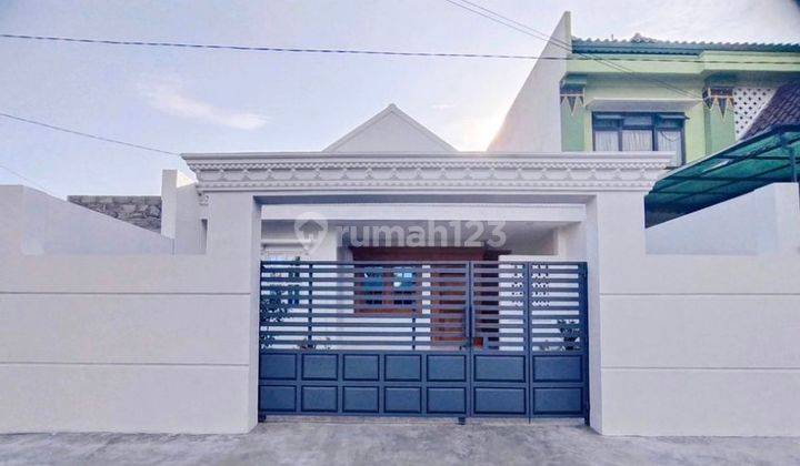 Rumah Clasic Modern Di Tengah Kota Jogja. Daerah Tegalrejo Barat Stasiun Tugu Dan Malioboro Jogja 1