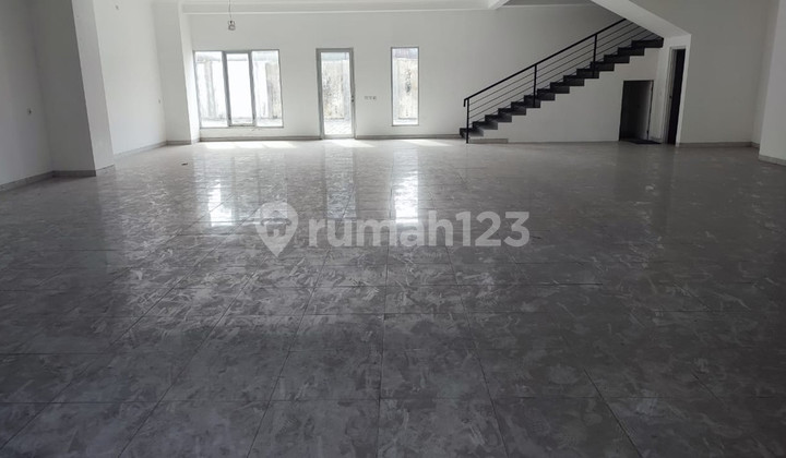 3-Story Commercial Space on Magelang Road KM 4, Sinduadi, Mlati, Sleman. 2