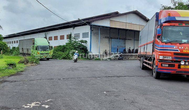 Gudang Besar Area Leces Dekat Pintu Tol 2