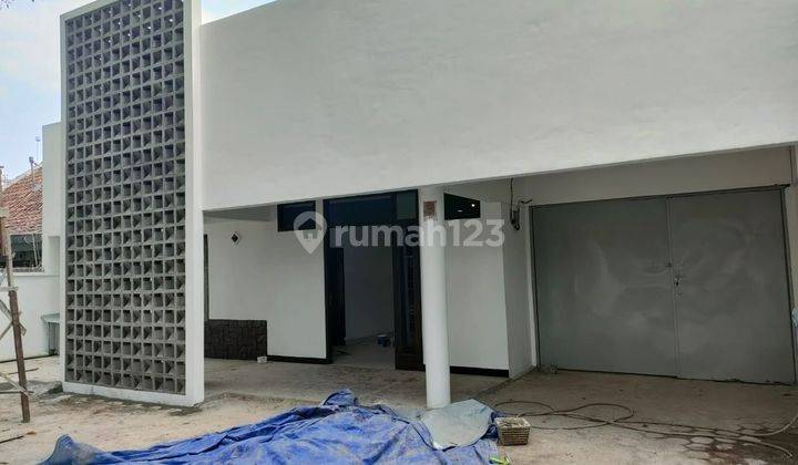 Sewa rumah ti tengah kota cocok untuk kantor atau cafe  2