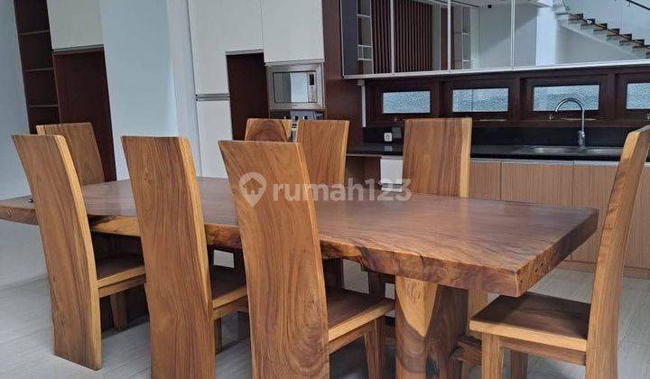 EV-040 Jual Rumah komplek Eksklusif di Singgasana Pradana 2