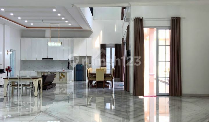 Modern Classic 2-Story Luxury House in a Cool, Safe & Comfortable Environment 2