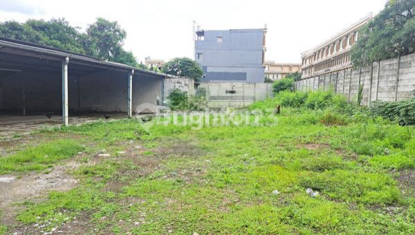 TANAH STRATEGIS NEMPEL DENGAN GREENN LAKE  CITY COCOK UNTUK INVESTASI DAN USAHA