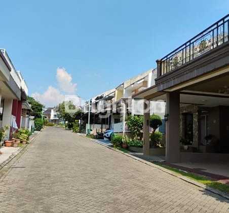 Rumah 3 Lantai Siap Huni Di Royal Tajur Bogor – Desain Modern, Lokasi Asri & Strategis! 2