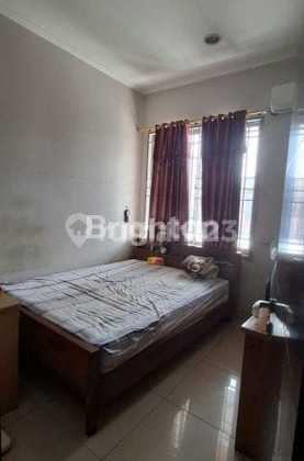 Ready-to-Occupy and Renovated House in Green Lake City Luster Asia, Cipondoh, Tangerang 2