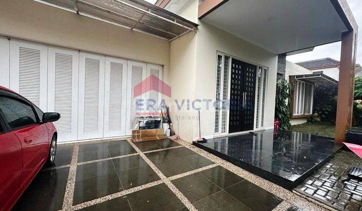 Rumah 2 Lantai Bagus Mewah Dekat Binus di Araya, Malang