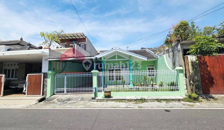 Rumah Bagus Strategis Pinggir Jalan Ramai di Sawojajar, Malang 1