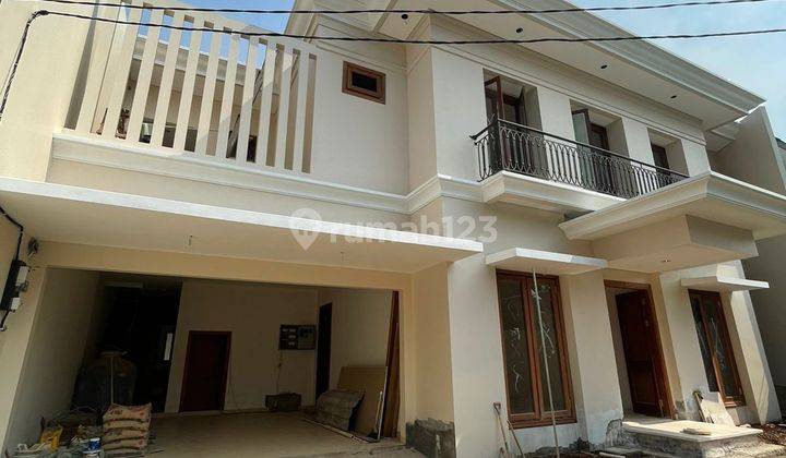 FOR RENT
Brand new house cipete, Jakarta Selatan  2