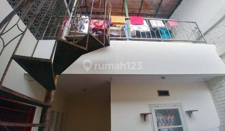 Dijual Rumah Modern di Gerlong Sayap Cihampelas, SHM 2