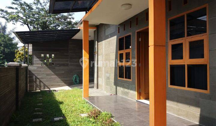 Dijual Rumah Komplek Cibabat Pusat Kota Cimahi Taman Luas 2