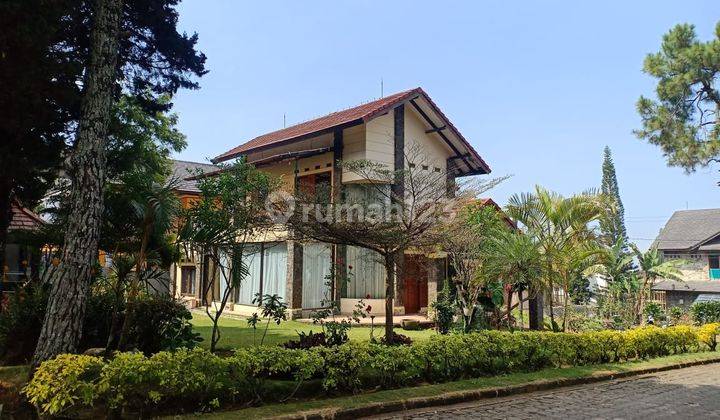 Dijual Villa di Istana Bunga Cisarua Lingkungan Asri Aman Nyaman 1