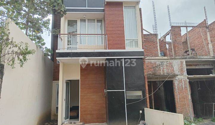 Rumah villa modern dg gaya townhouse, dekat jatim park 1