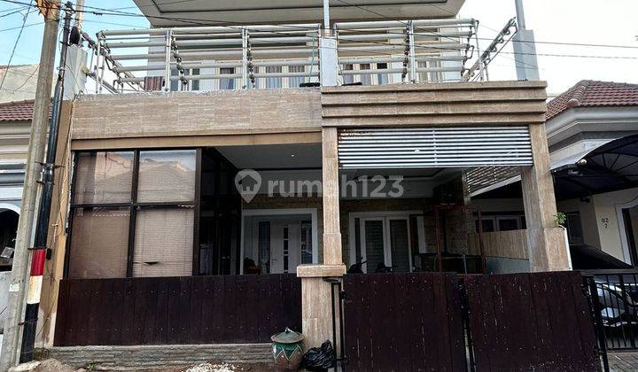 Rumah Bagus 3 Lantai SHM di Pantai Mentari, Surabaya 1