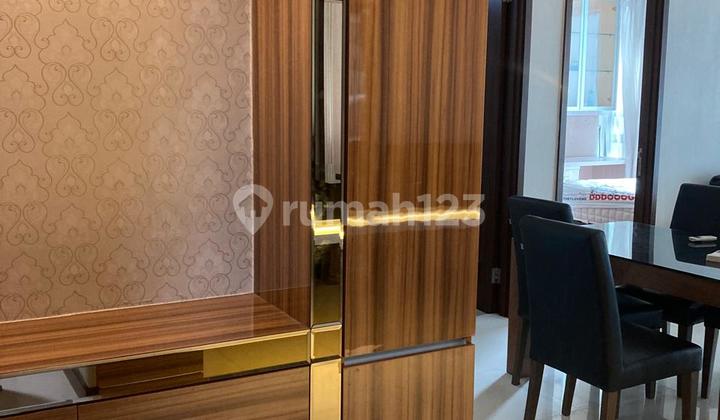 Disewa Apartemen St Morits Royal Suite 2