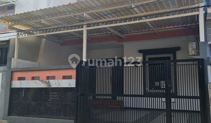 Rent a Nice 2-Story House in Bojong Indah Carina Sayang Rent a Nice 2-Story House in Bojong Indah Carina Sayang