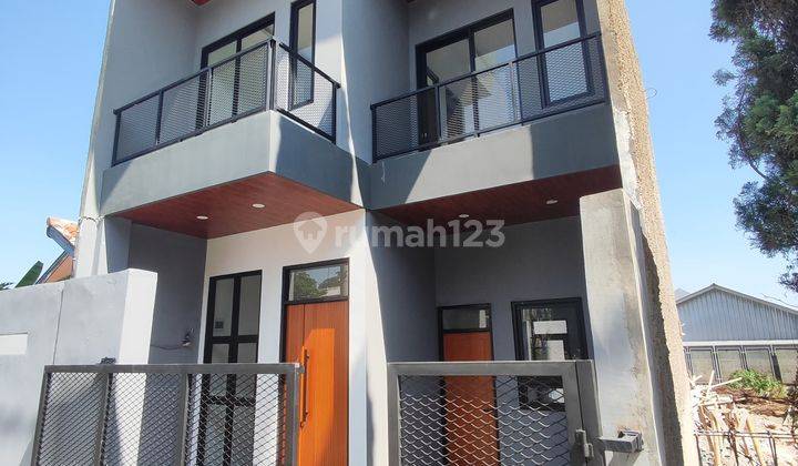 Dijual Rumah 2 Lantai Baru Komplek Sariwangi 1