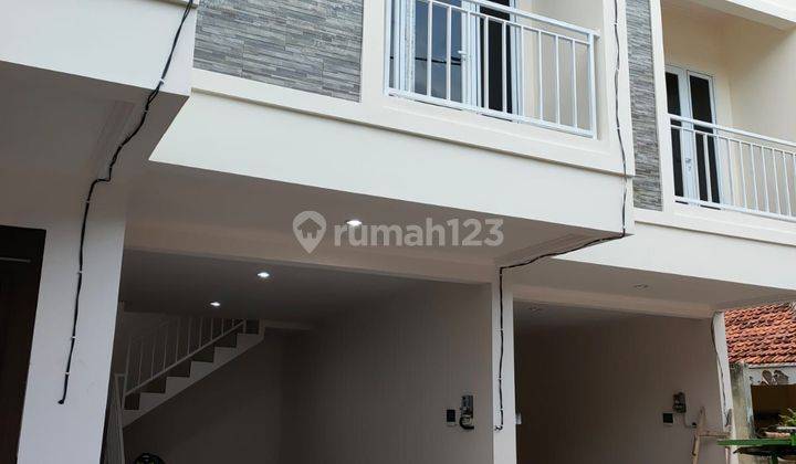 Rumah Mewah Murah Cluster 10 Menit Apartemen Grand Pramuka 1