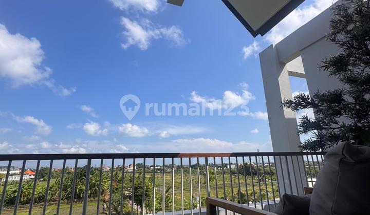 Luxury Villa in Canggu with Rice Field View 2