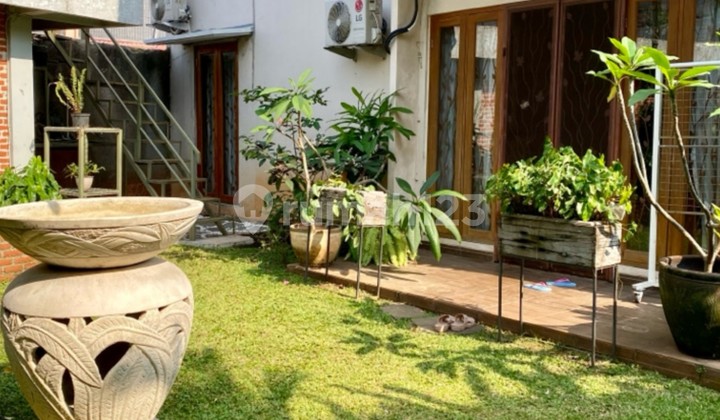 Rumah Bagus di Lebak Bulus/ 3 K.tidur/ Kolam Renang/ SHM 2