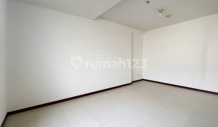 Jual Cepat Dan Murah Apartemen Royal Medit/ 2 Br/ Unfurnished 2